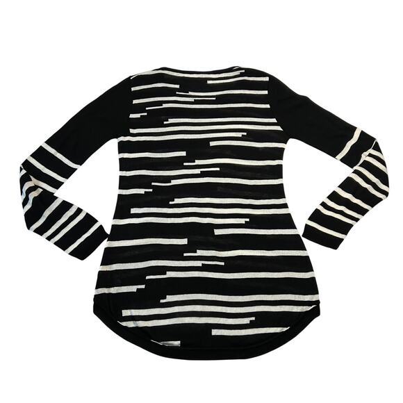 Women's Crewneck Geometric Print Sweater Size S High Low Hem Lightweight Casual - Picture 2 of 5